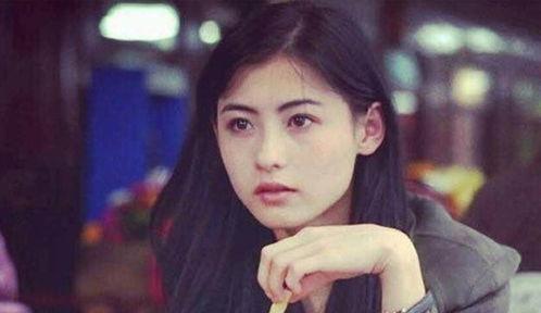 娱乐圈清冷女明星被曝半夜吃瓜,娱乐圈深夜爆料引热议