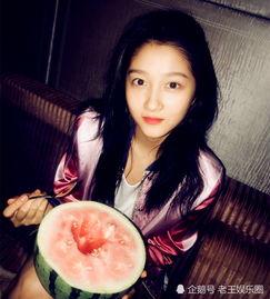 娱乐圈吃瓜鹿晗关晓彤,娱乐圈的甜蜜瓜果，揭秘他们的爱情故事