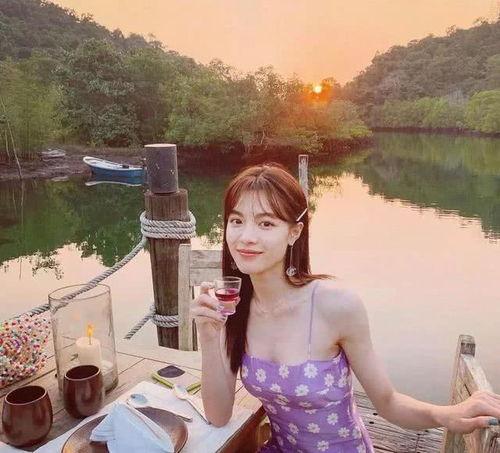 娱乐吃瓜姐钟楚曦,从“内娱女海王”到时尚潮人，她的蜕变之路
