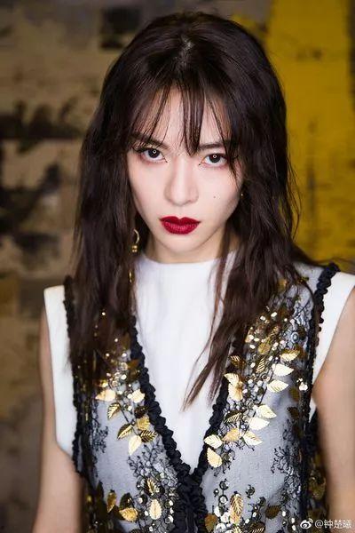 娱乐吃瓜姐钟楚曦,从“内娱女海王”到时尚潮人，她的蜕变之路