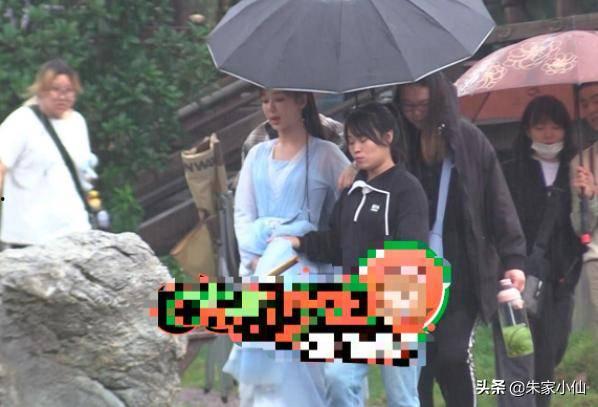娱乐吃瓜直播说王一博是真的吗,娱乐吃瓜直播中的真假难辨之谜”