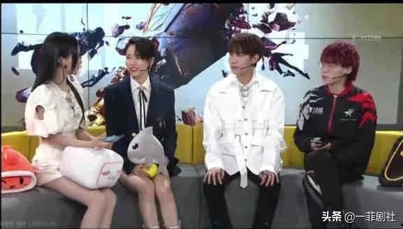娱乐圈吃瓜爆料明星情侣,甜蜜背后暗藏玄机