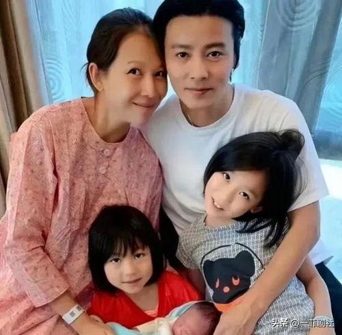 娱乐圈吃瓜爆料明星情侣,甜蜜背后暗藏玄机